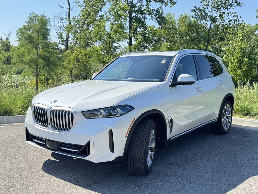 Used 2026 BMW X5 xDrive40i w/ Premium Package image 3