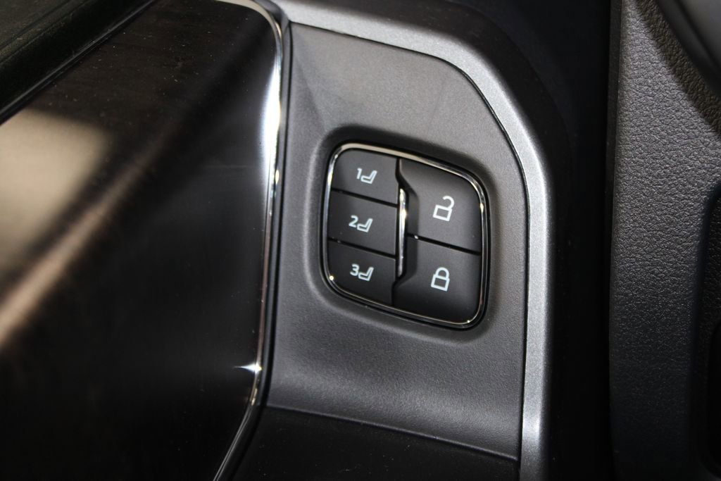 New 2025 Ford F250 Lariat w/ Lariat Ultimate Package image 42