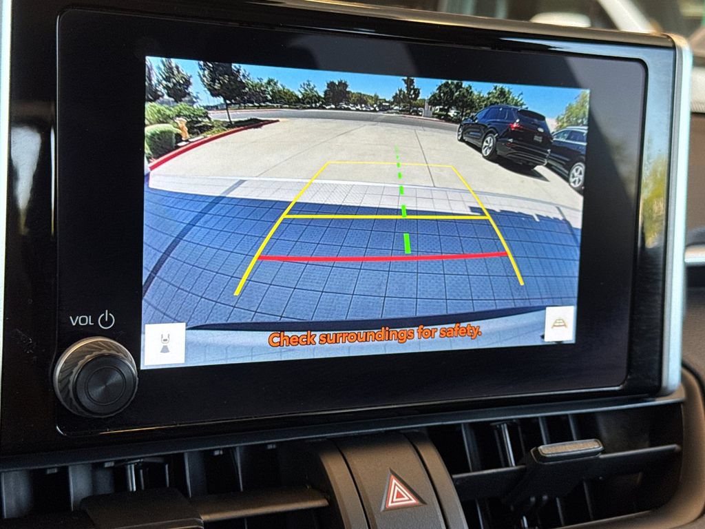 Used 2024 Toyota RAV4 LE AWD/4WD image 25