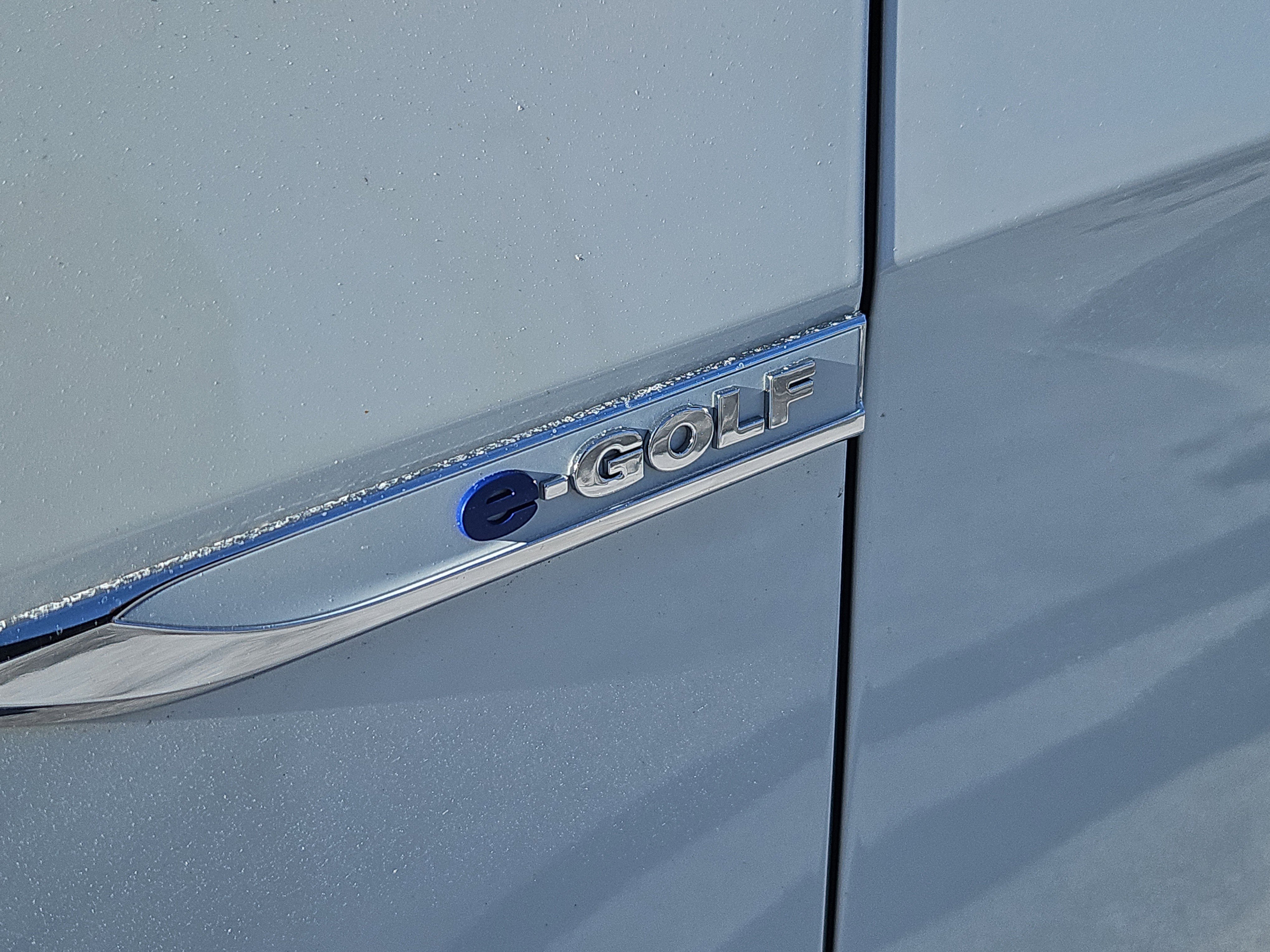 Used 2017 Volkswagen e-Golf SEL Premium image 6