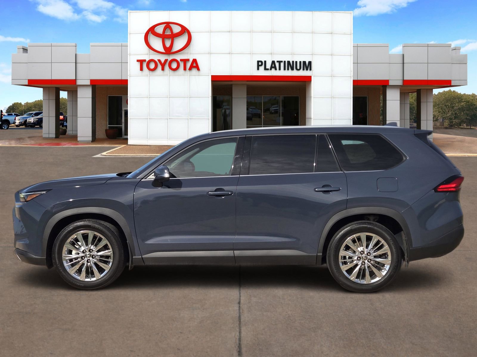 Used 2024 Toyota Grand Highlander Platinum image 3