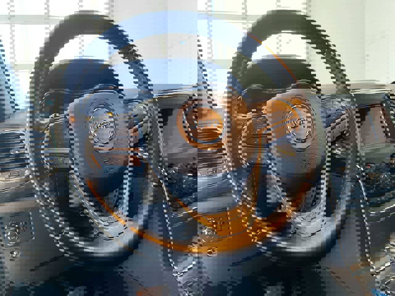 Used 2020 Jeep Grand Cherokee Laredo image 14