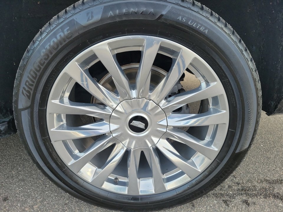 Used 2022 Cadillac Escalade Premium Luxury image 25