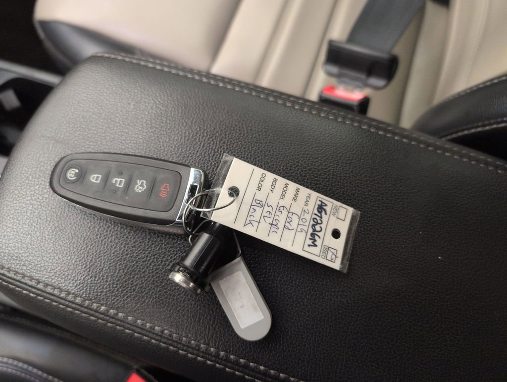 Certified 2019 Ford Escape SEL image 40