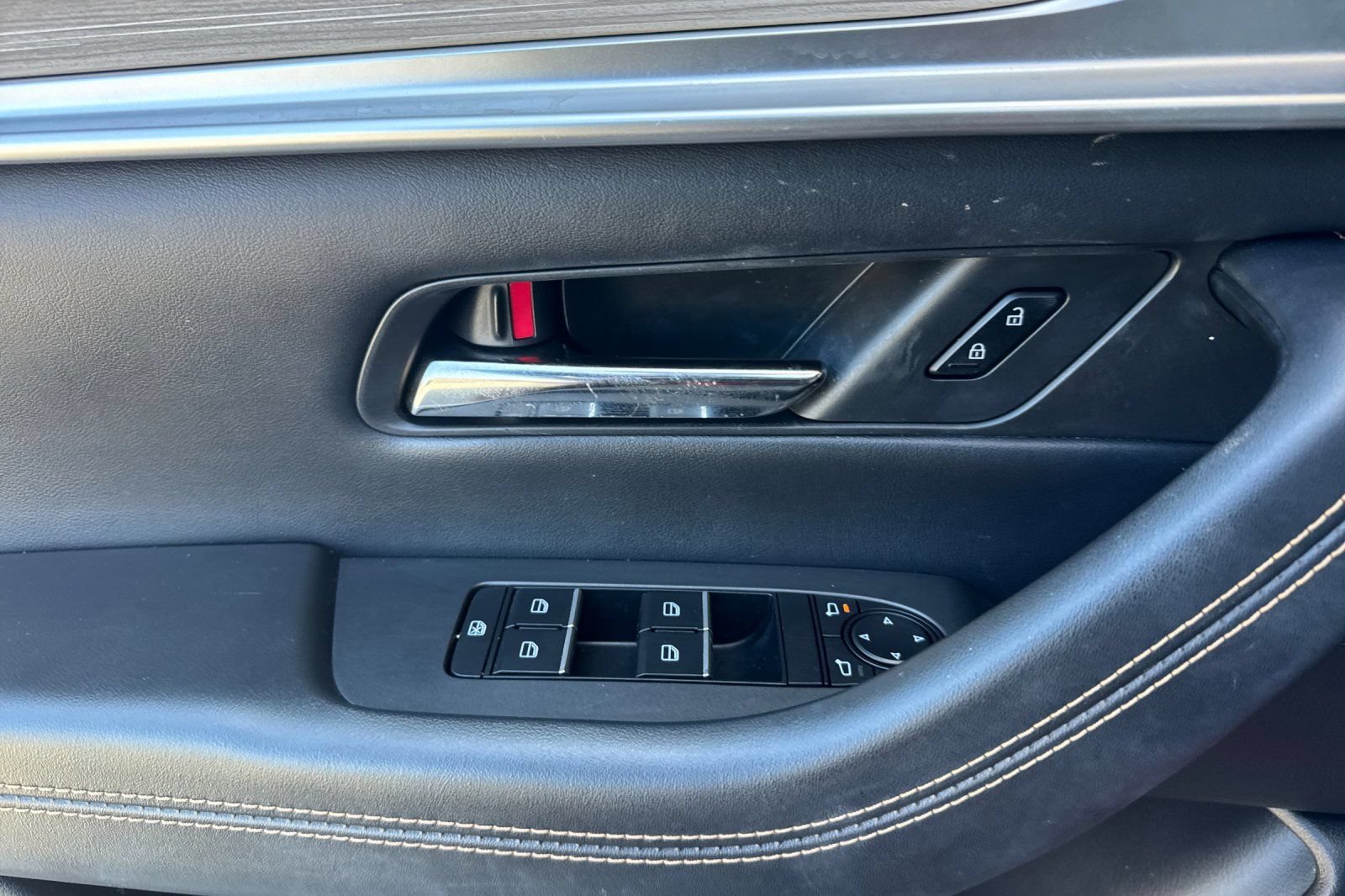 Used 2024 MAZDA CX-90 Plug-In Hybrid w/ Preferred AWD/4WD image 14