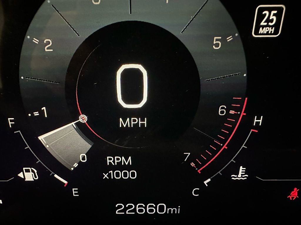 Used 2025 GMC Yukon Denali w/ Sun & Power Step Package image 24