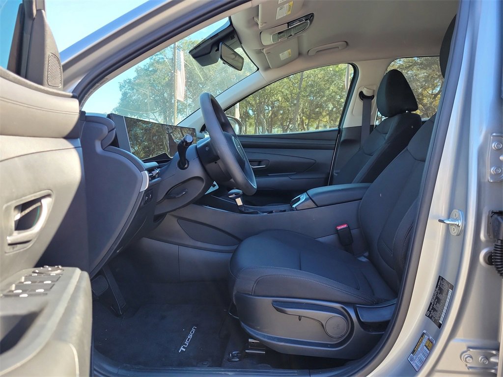 Used 2025 Hyundai Tucson SE image 17