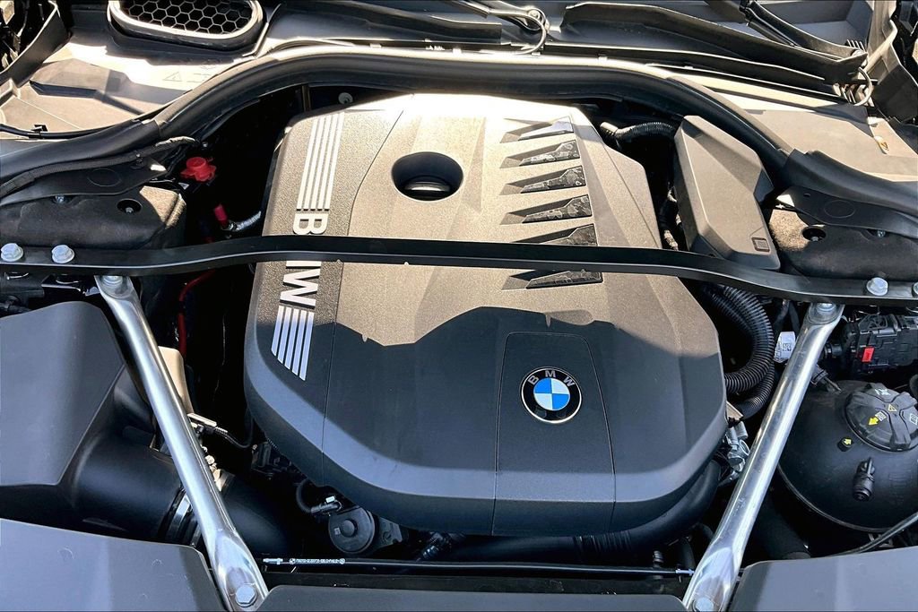 Used 2023 BMW 740i image 32