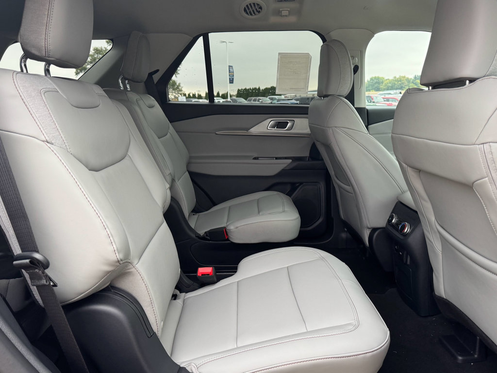 New 2026 Ford Explorer Active image 17