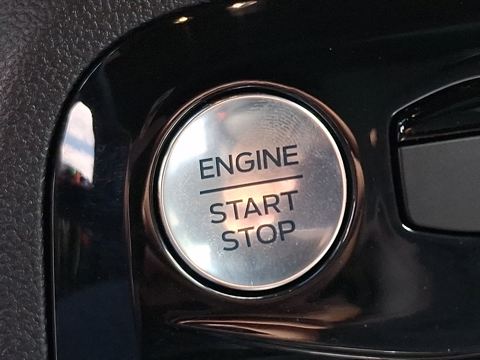 Used 2024 Ford Escape ST-Line w/ Tech Pack #1 FWD image 23