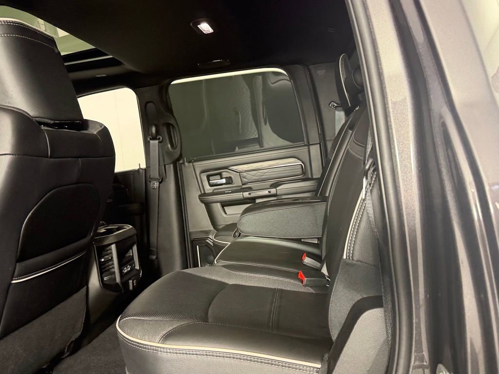 Used 2025 RAM 2500 Limited AWD/4WD image 26