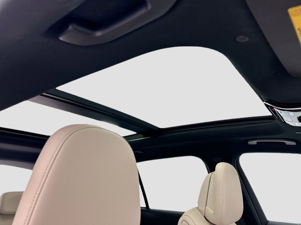 Used 2023 Mercedes-Benz GLC 300 image 16