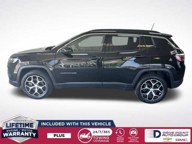 Used 2024 Jeep Compass Latitude AWD/4WD image 5