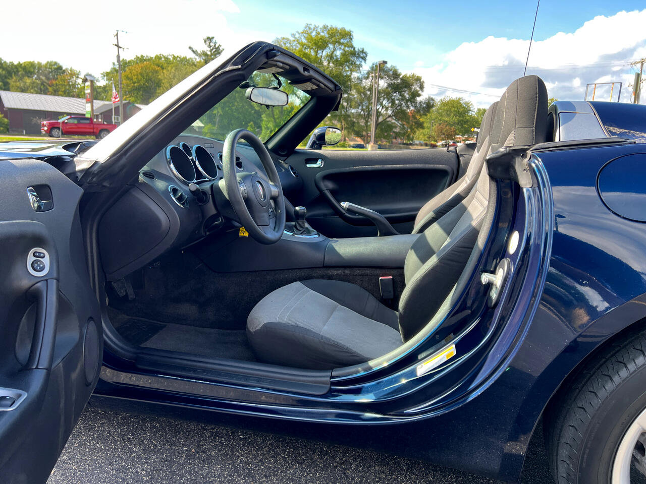 Used 2006 Pontiac Solstice Roadster w/ Power Package image 26