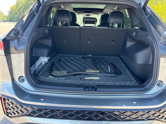Used 2025 Volkswagen Tiguan SE R-Line AWD/4WD image 13