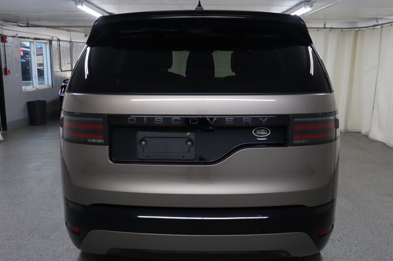 Used 2021 Land Rover Discovery HSE R-Dynamic AWD/4WD image 5