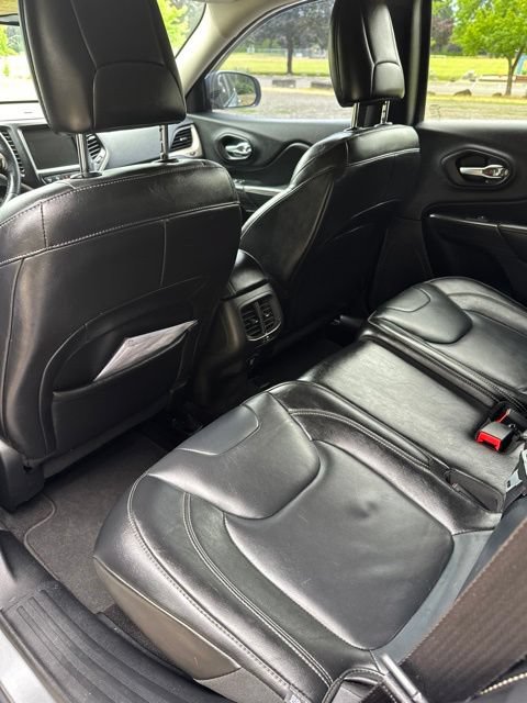 Used 2014 Jeep Cherokee Limited w/ Technology Group FWD image 16