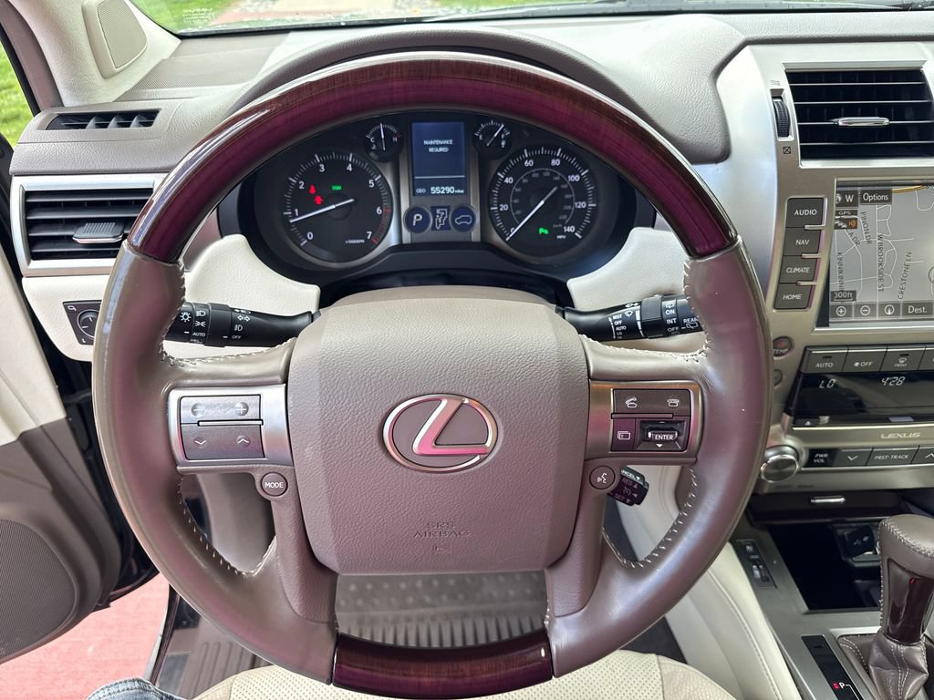 Used 2019 Lexus GX 460 Premium w/ Premium Package AWD/4WD image 16