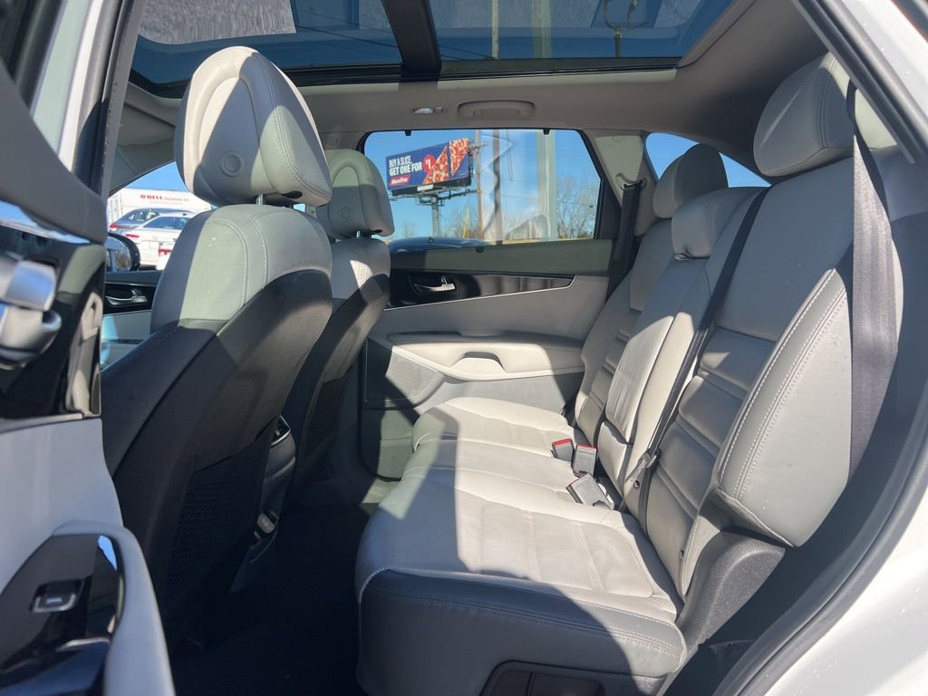 Used 2016 Kia Sorento SX image 24