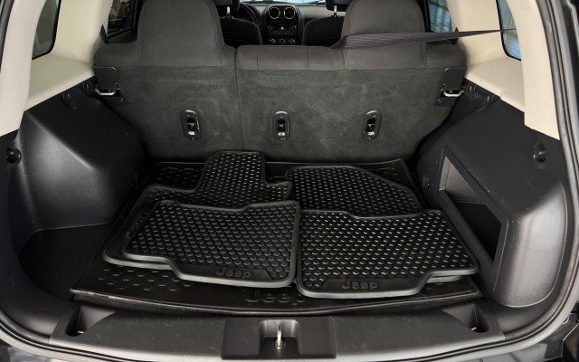 Used 2016 Jeep Patriot Sport w/ Power Value Group image 28