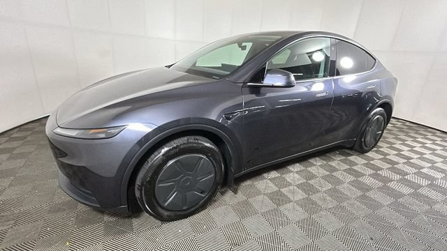 Used 2026 Tesla Model Y 2WD image 6