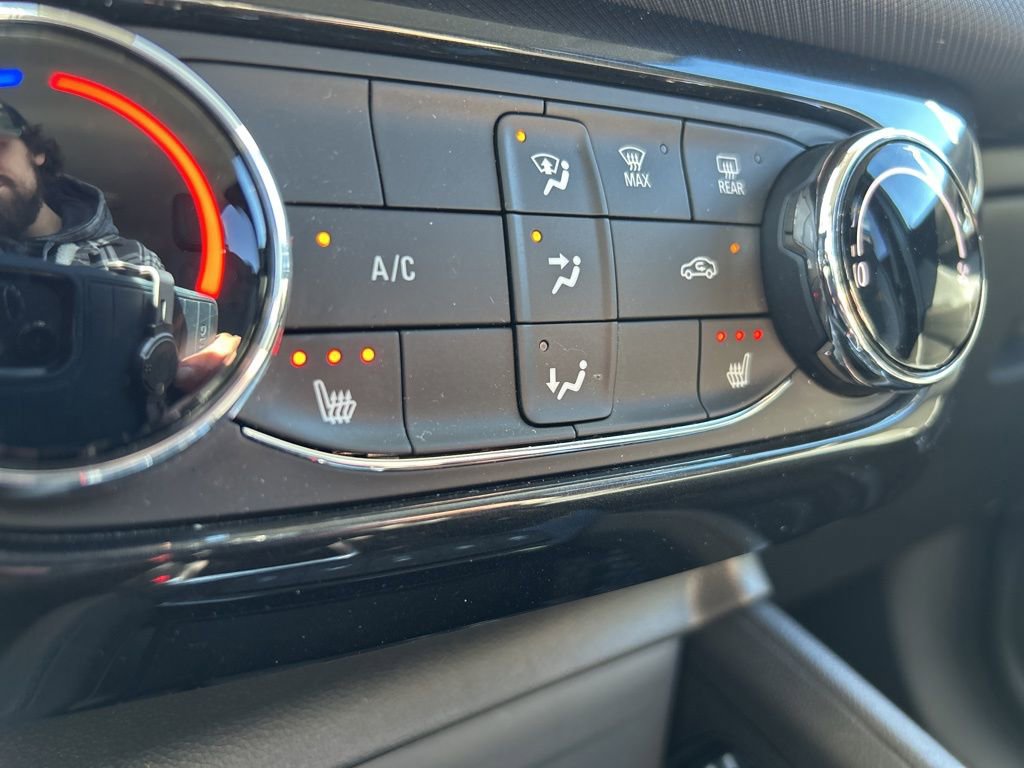 Used 2024 Chevrolet TrailBlazer LT w/ LT Cold Weather Package image 30