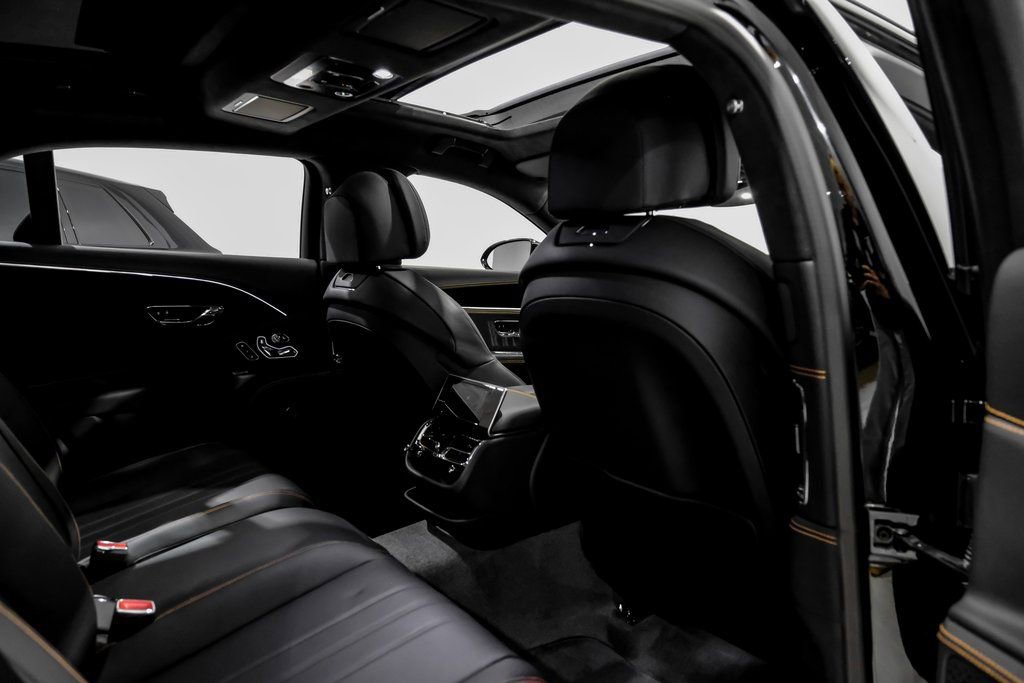 Used 2024 Bentley Flying Spur V8 image 36