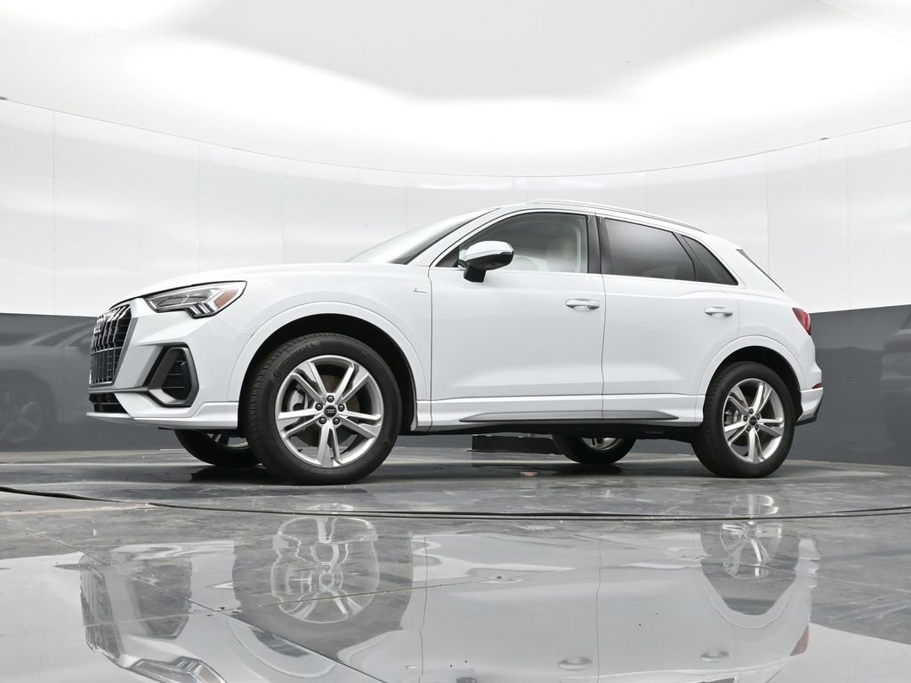 Used 2024 Audi Q3 2.0T Premium Plus w/ Premium Plus Package image 29