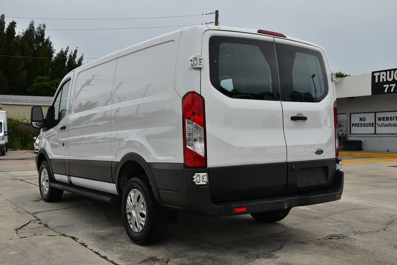 Used 2016 Ford Transit 250 130 Low Roof w/ Exterior Upgrade Package RWD image 5
