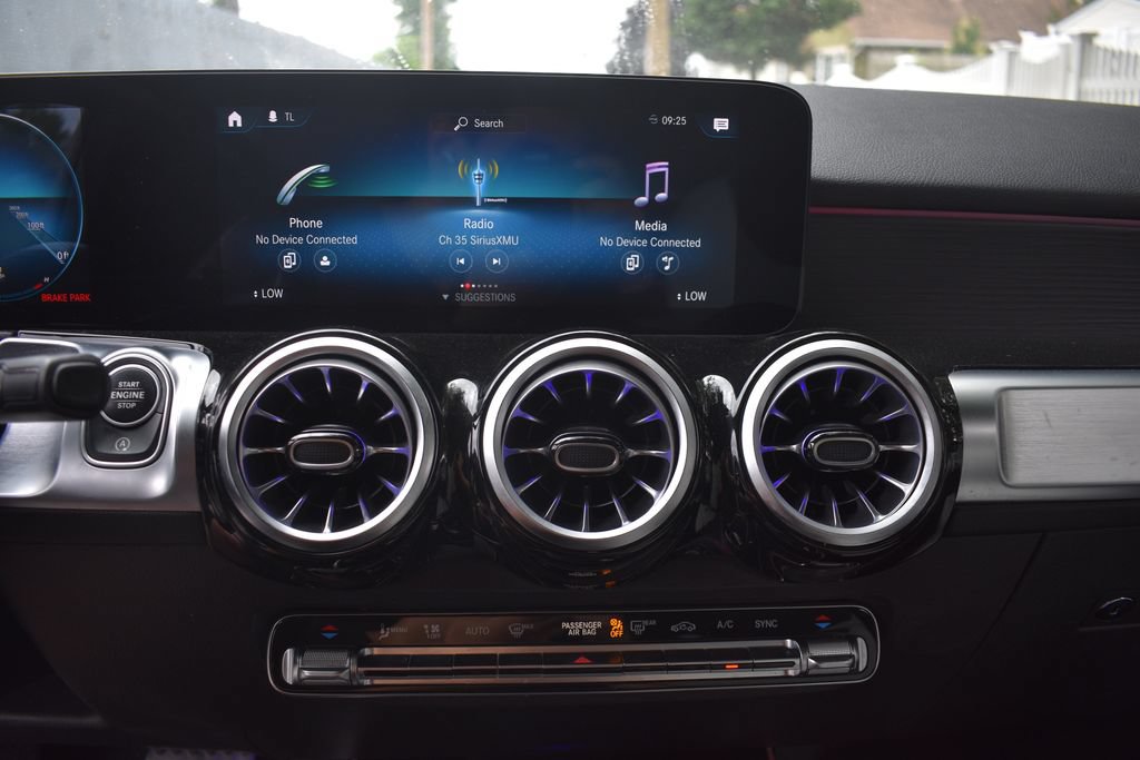 Used 2022 Mercedes-Benz GLB 35 AMG 4MATIC image 18