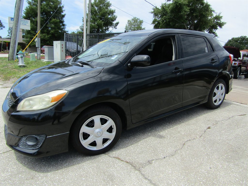 Used 2009 Toyota Matrix FWD image 1
