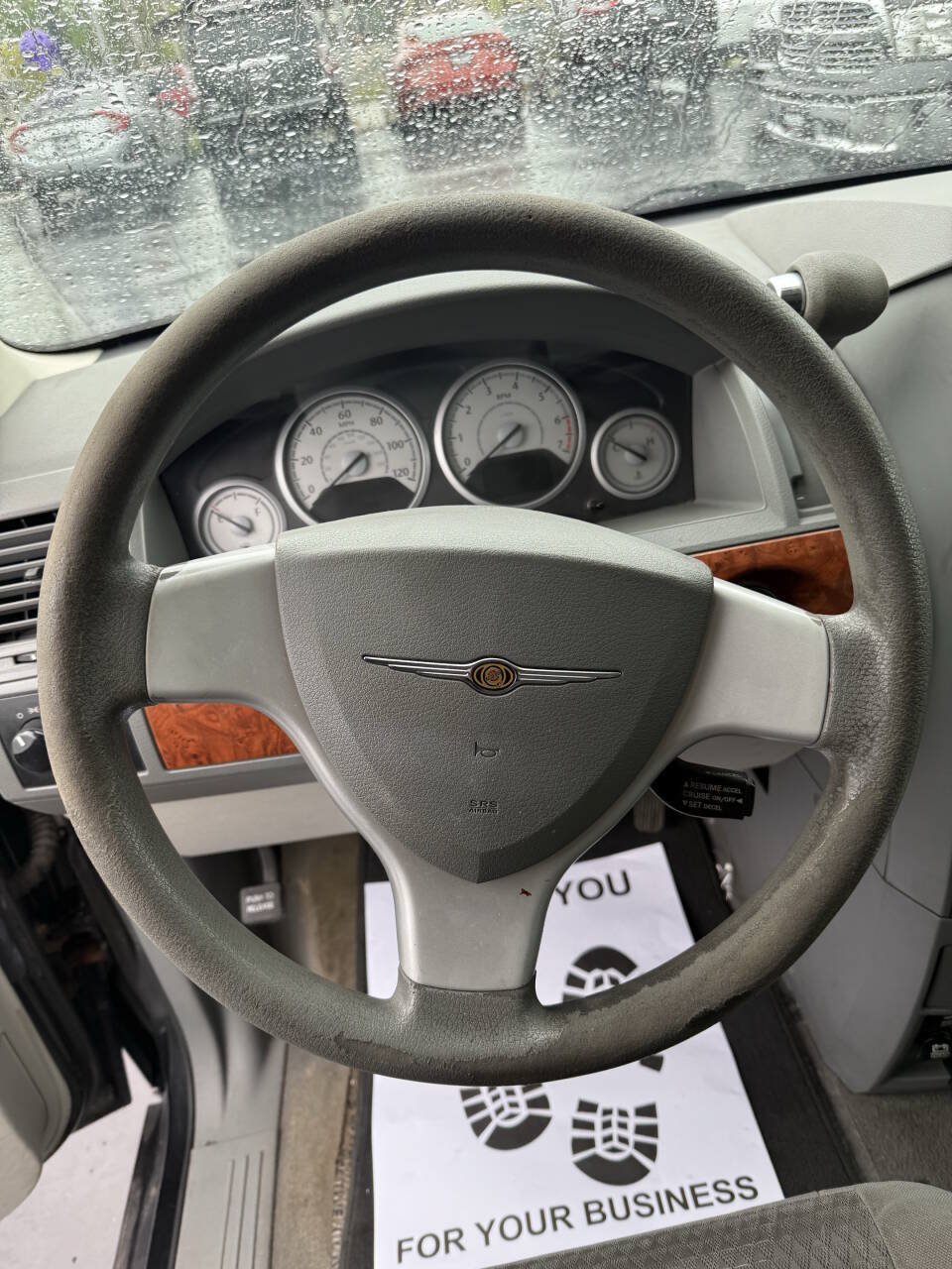 Used 2008 Chrysler Town & Country LX FWD image 9