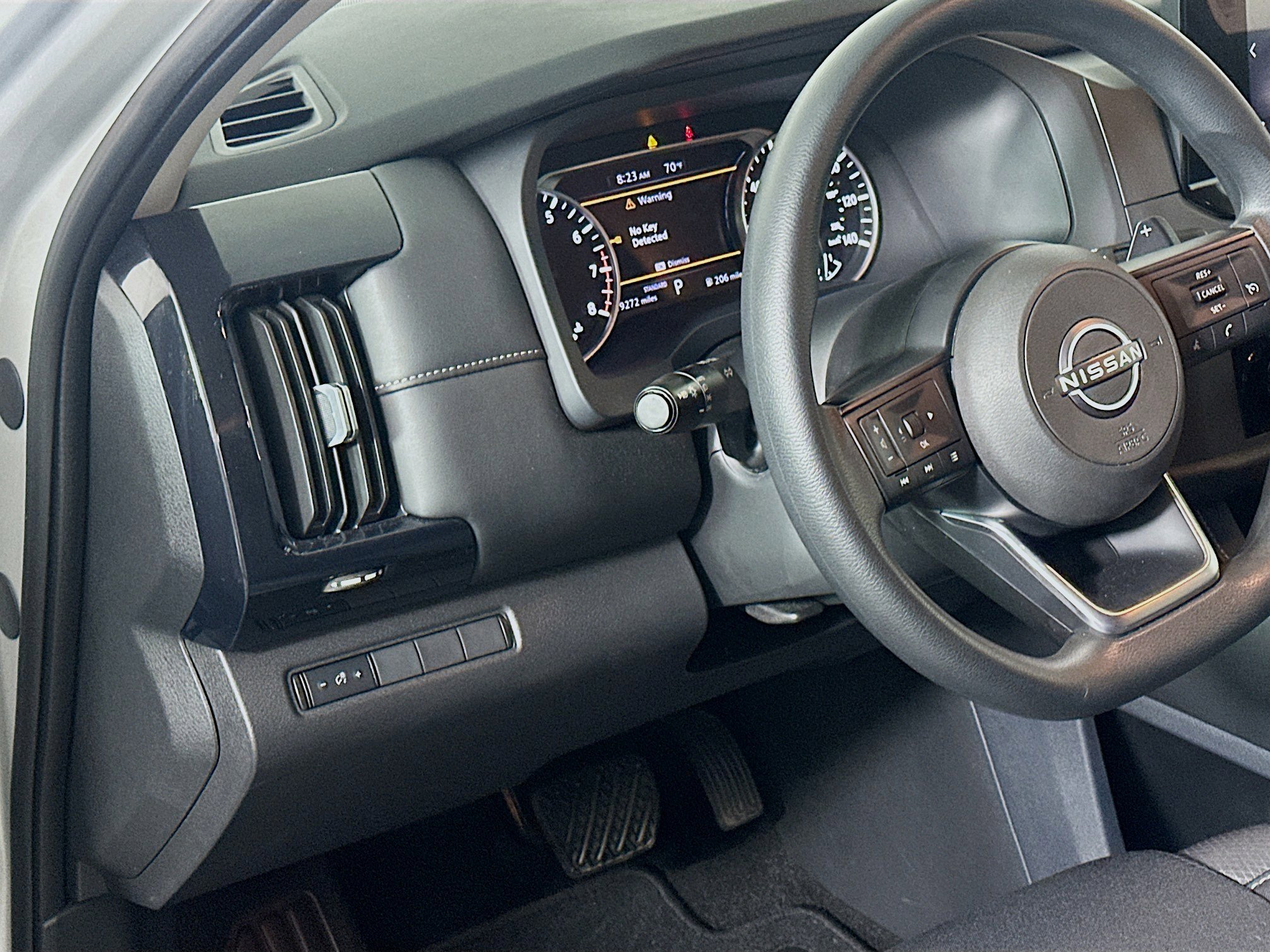 Used 2024 Nissan Pathfinder S image 17