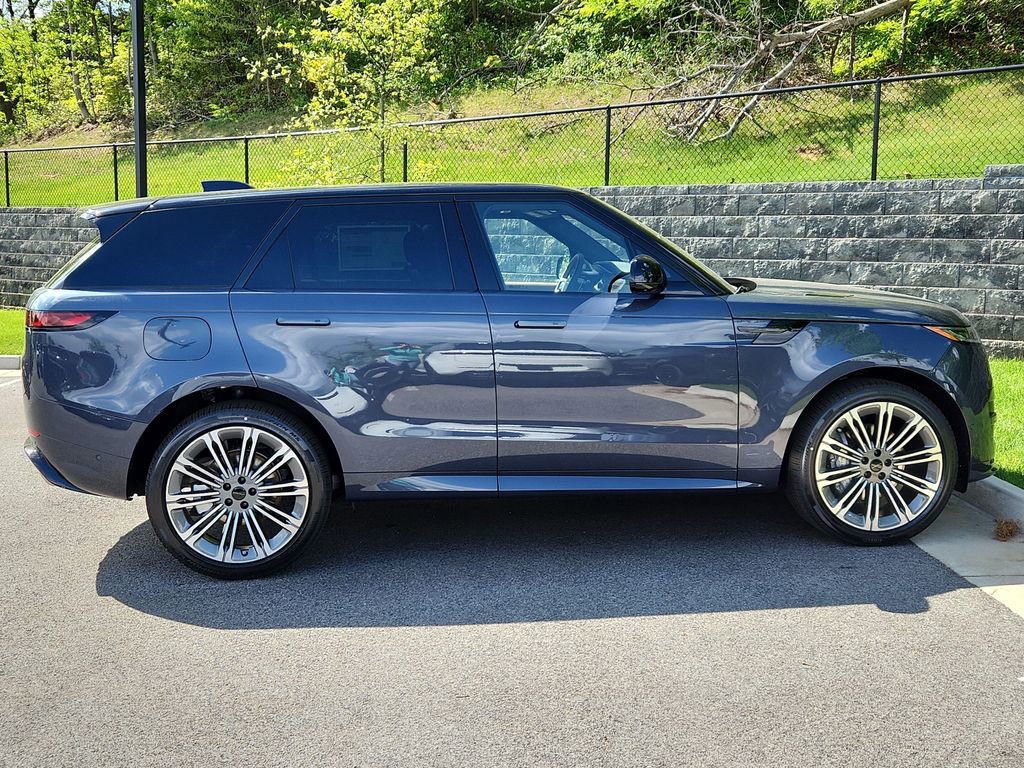 New 2026 Land Rover Range Rover Sport Dynamic SE AWD/4WD image 11