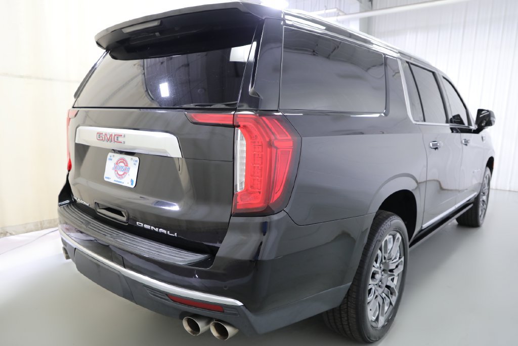 Used 2022 GMC Yukon XL Denali w/ Denali Premium Package AWD/4WD image 21