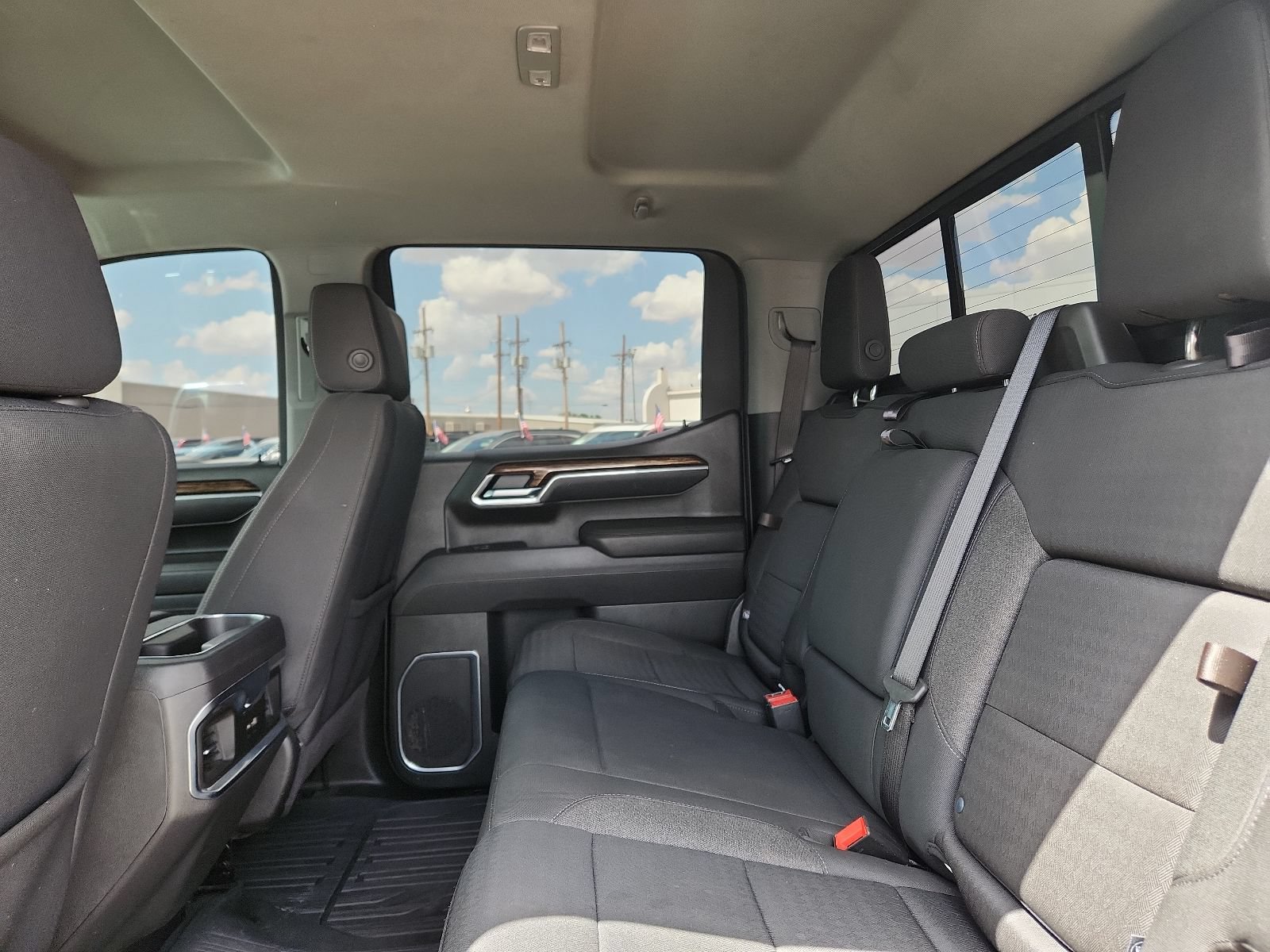 Used 2025 GMC Sierra 1500 Elevation w/ Preferred Package AWD/4WD image 8