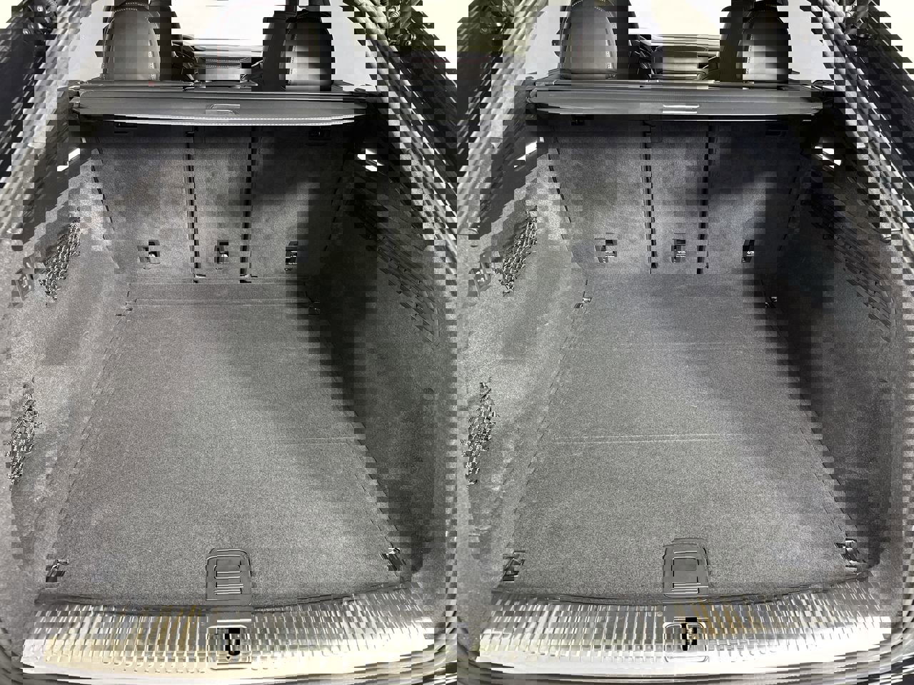 Certified 2025 Audi RS Q8 performance w/ Matte Carbon Package AWD/4WD image 35