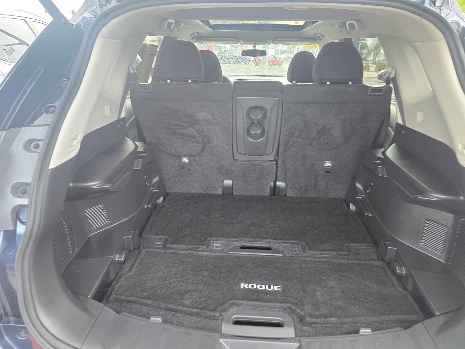 Used 2015 Nissan Rogue SV w/ SV Premium Package AWD/4WD image 14