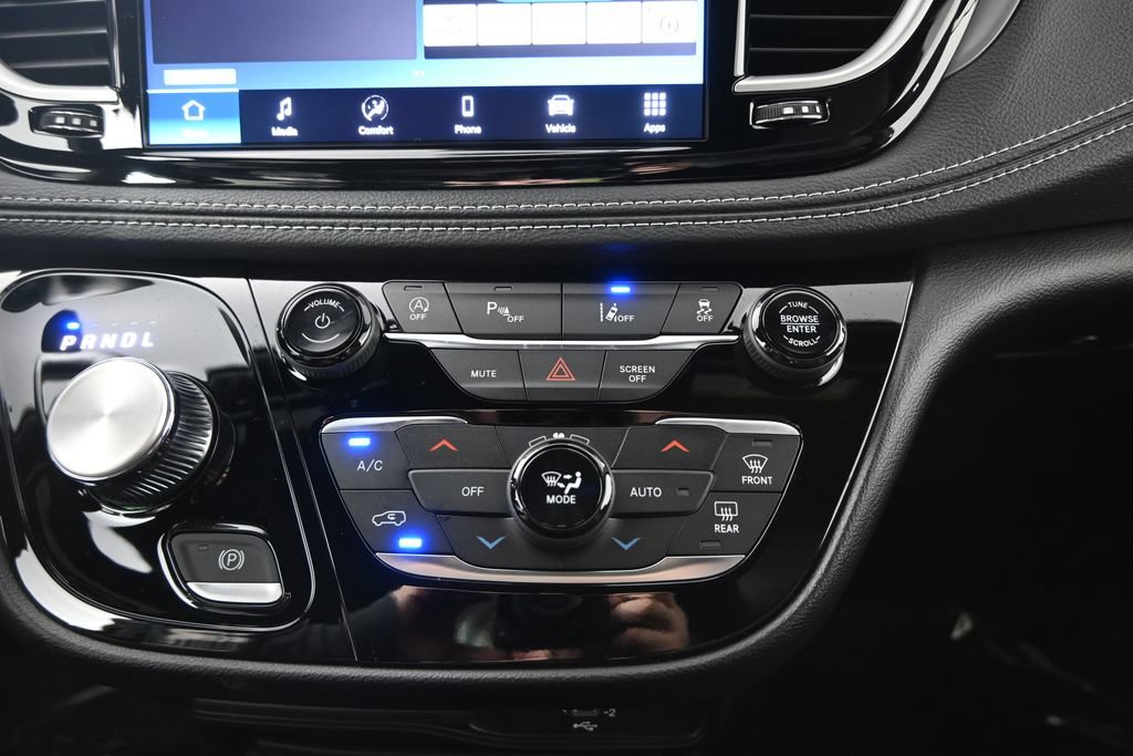 New 2027 Chrysler Pacifica Select FWD image 31