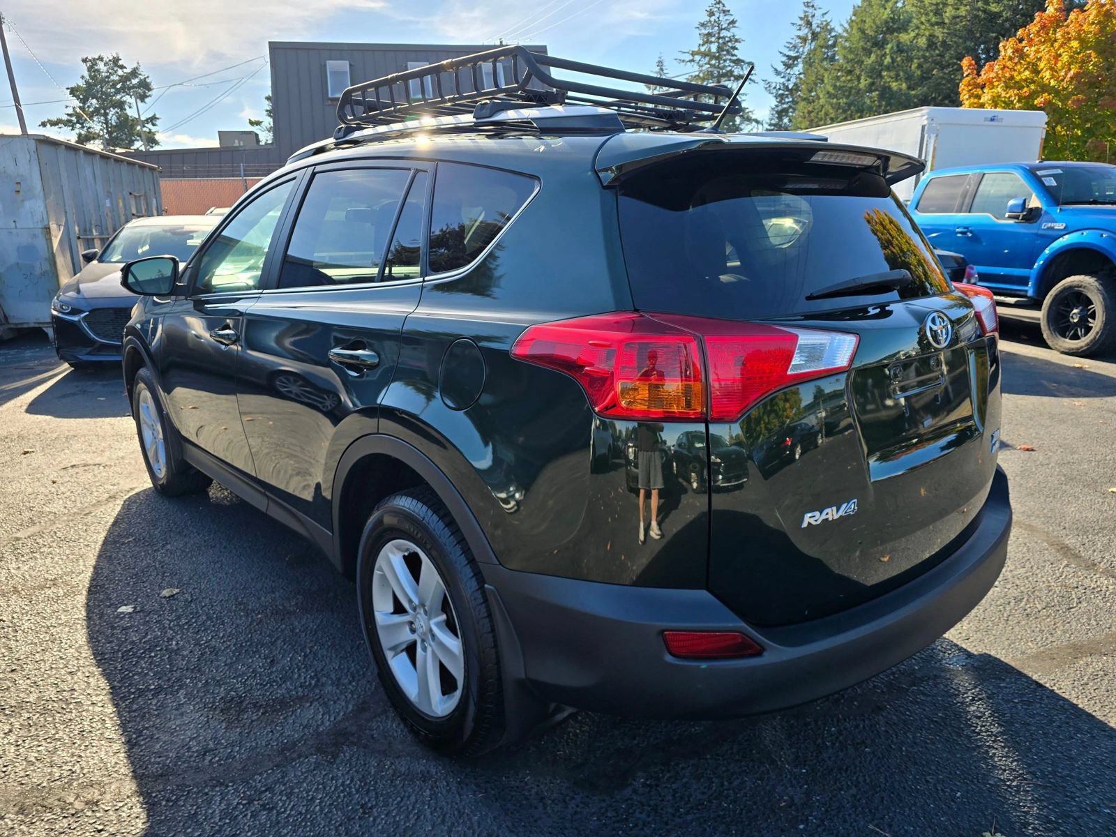 Used 2013 Toyota RAV4 XLE AWD/4WD image 3