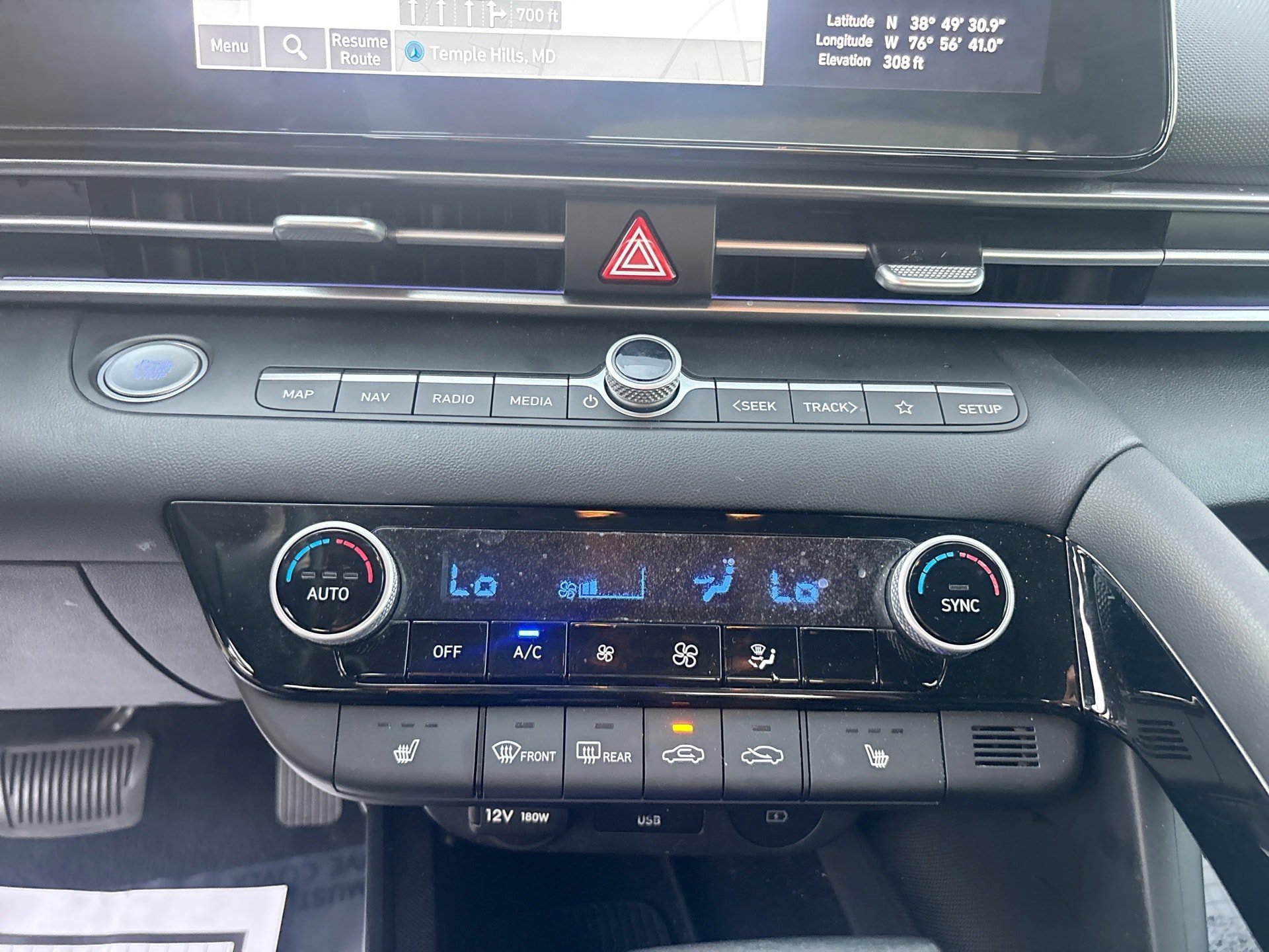 Used 2025 Hyundai Elantra SEL FWD image 17