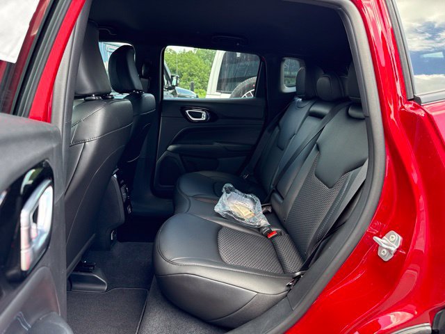 New 2026 Jeep Compass Latitude AWD/4WD image 12