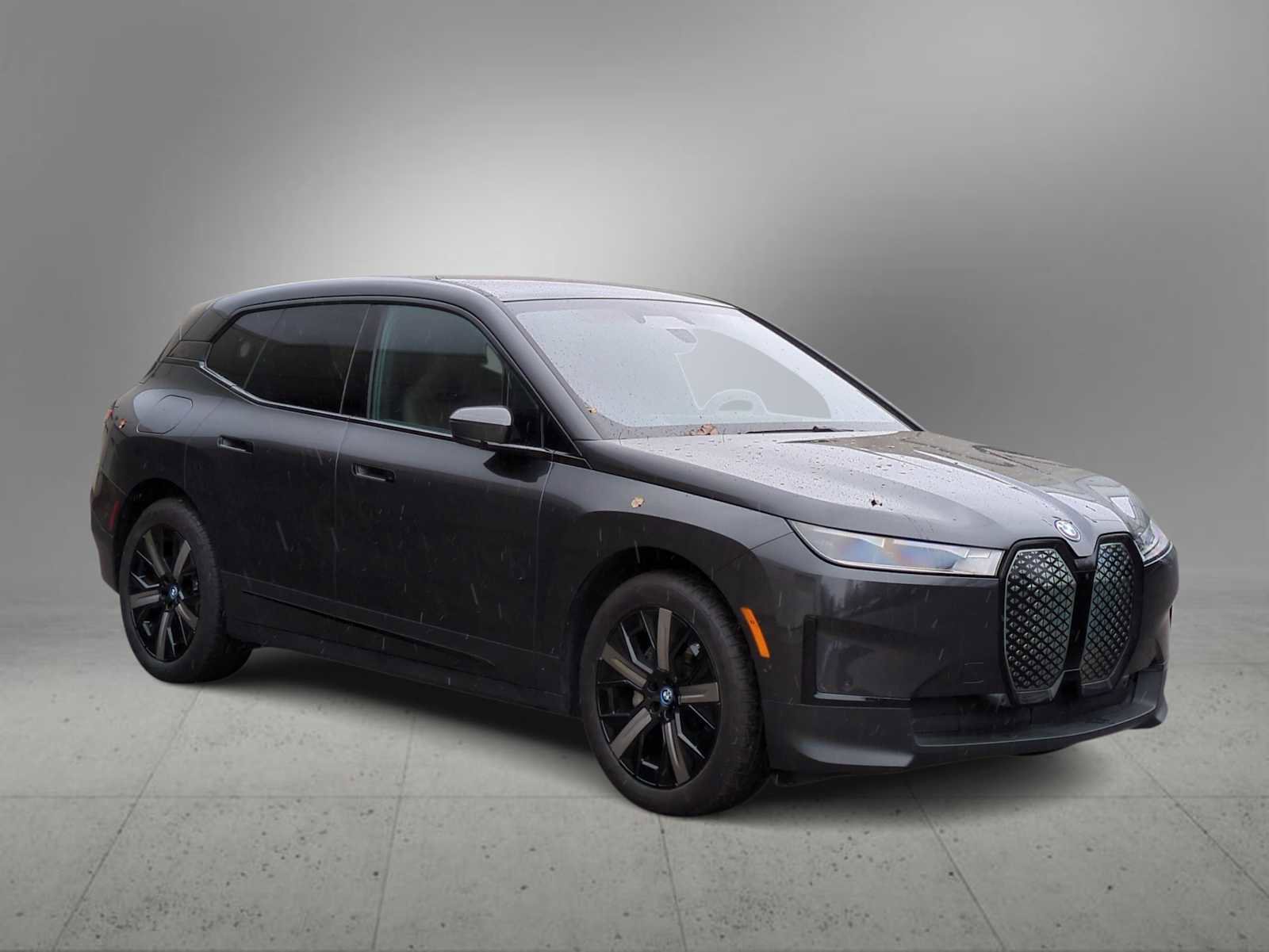 Used 2025 BMW iX xDrive50 image 2