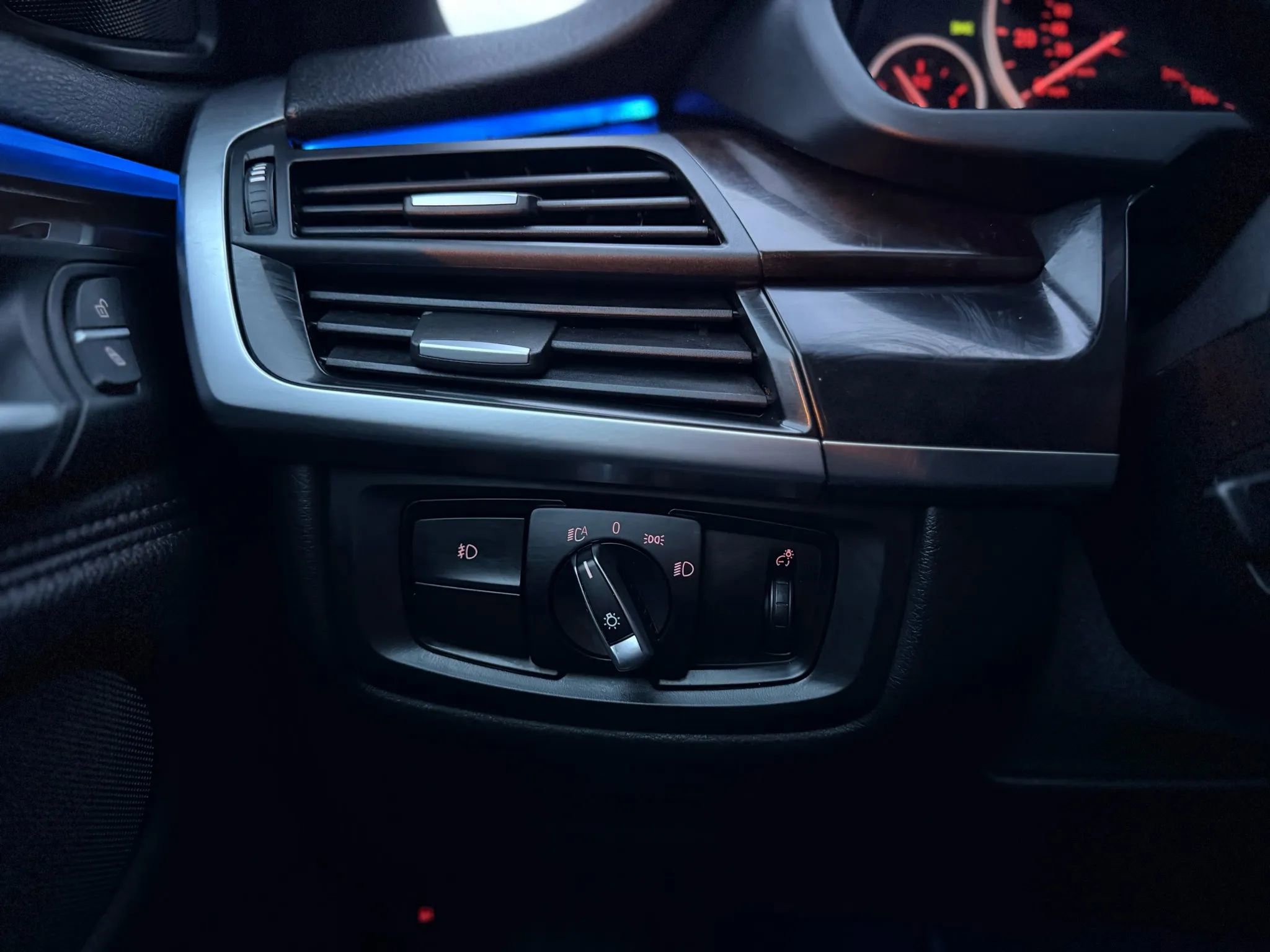 Used 2017 BMW X5 xDrive40e image 28