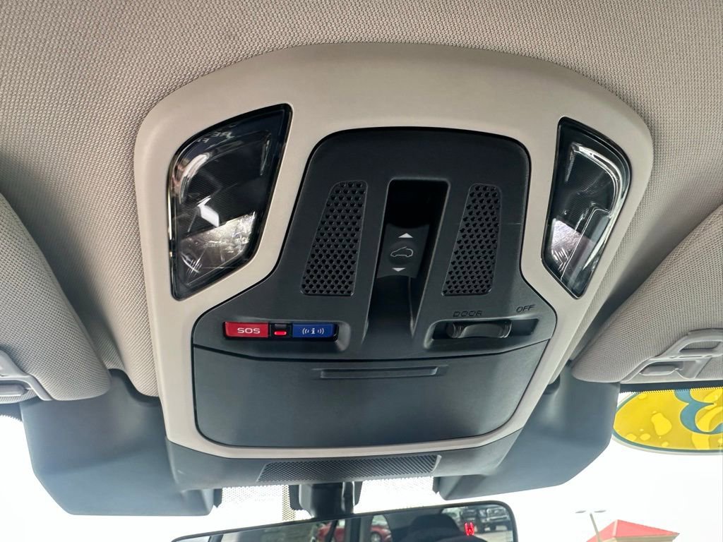 Used 2023 Subaru Outback Limited image 32