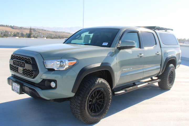 Used 2022 Toyota Tacoma TRD Off-Road AWD/4WD image 7
