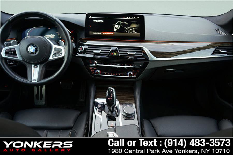 Used 2022 BMW 540i xDrive w/ M Sport Package image 32