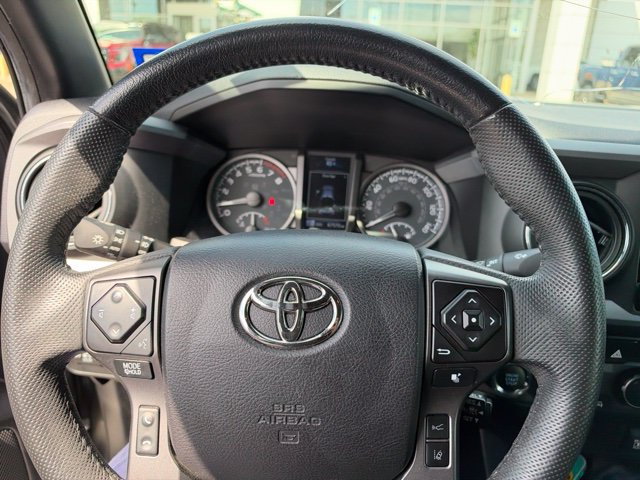 Used 2021 Toyota Tacoma TRD Off-Road AWD/4WD image 7