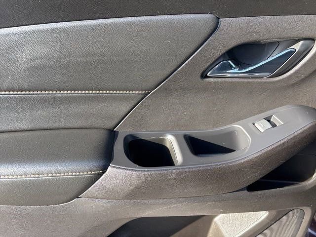 Used 2021 Chevrolet Traverse LT image 33