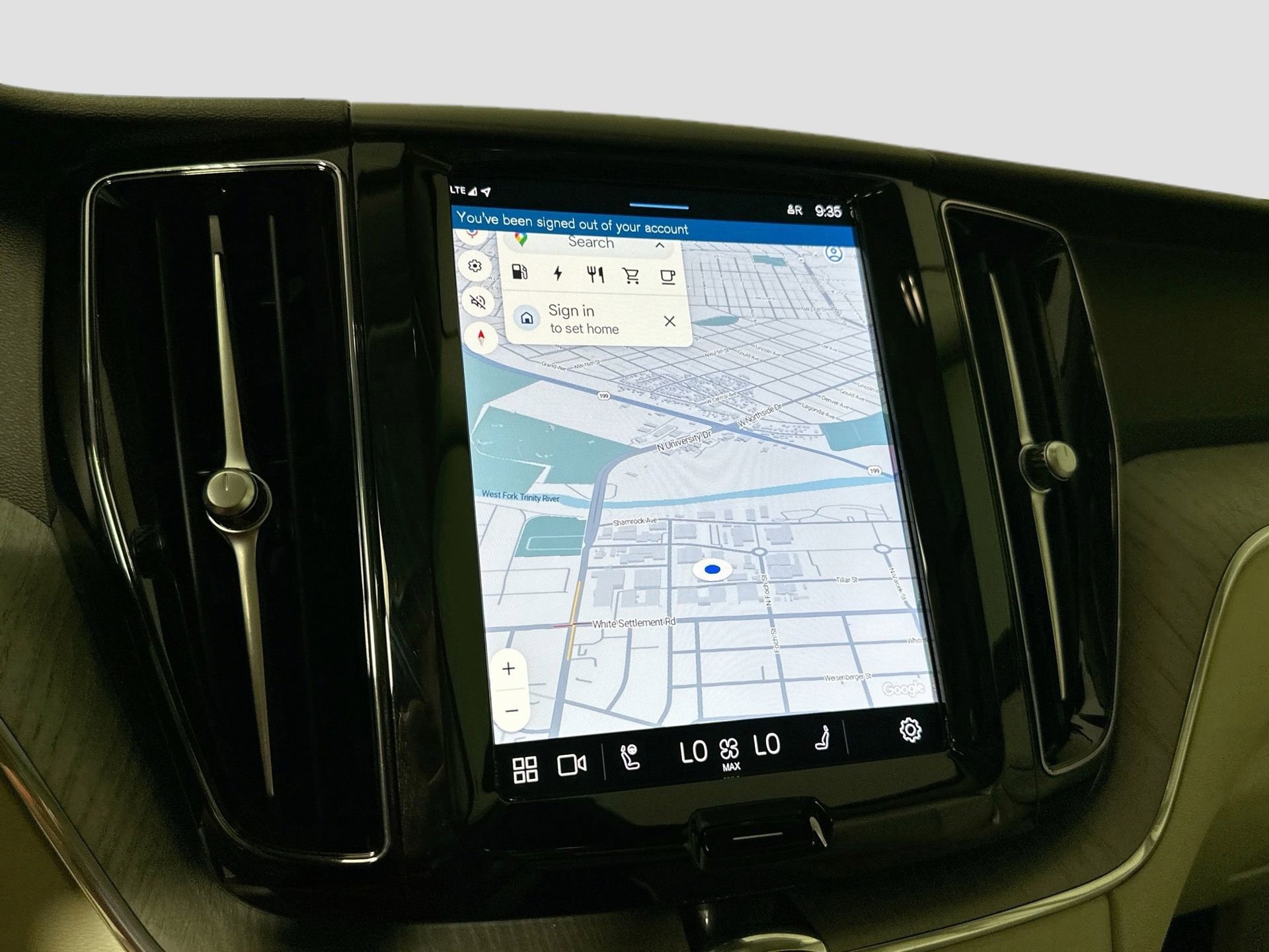 Used 2024 Volvo XC60 T8 Plus w/ Protection Package Premier image 11